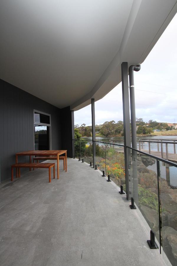 Waterfront Apartments Devonport Extérieur photo